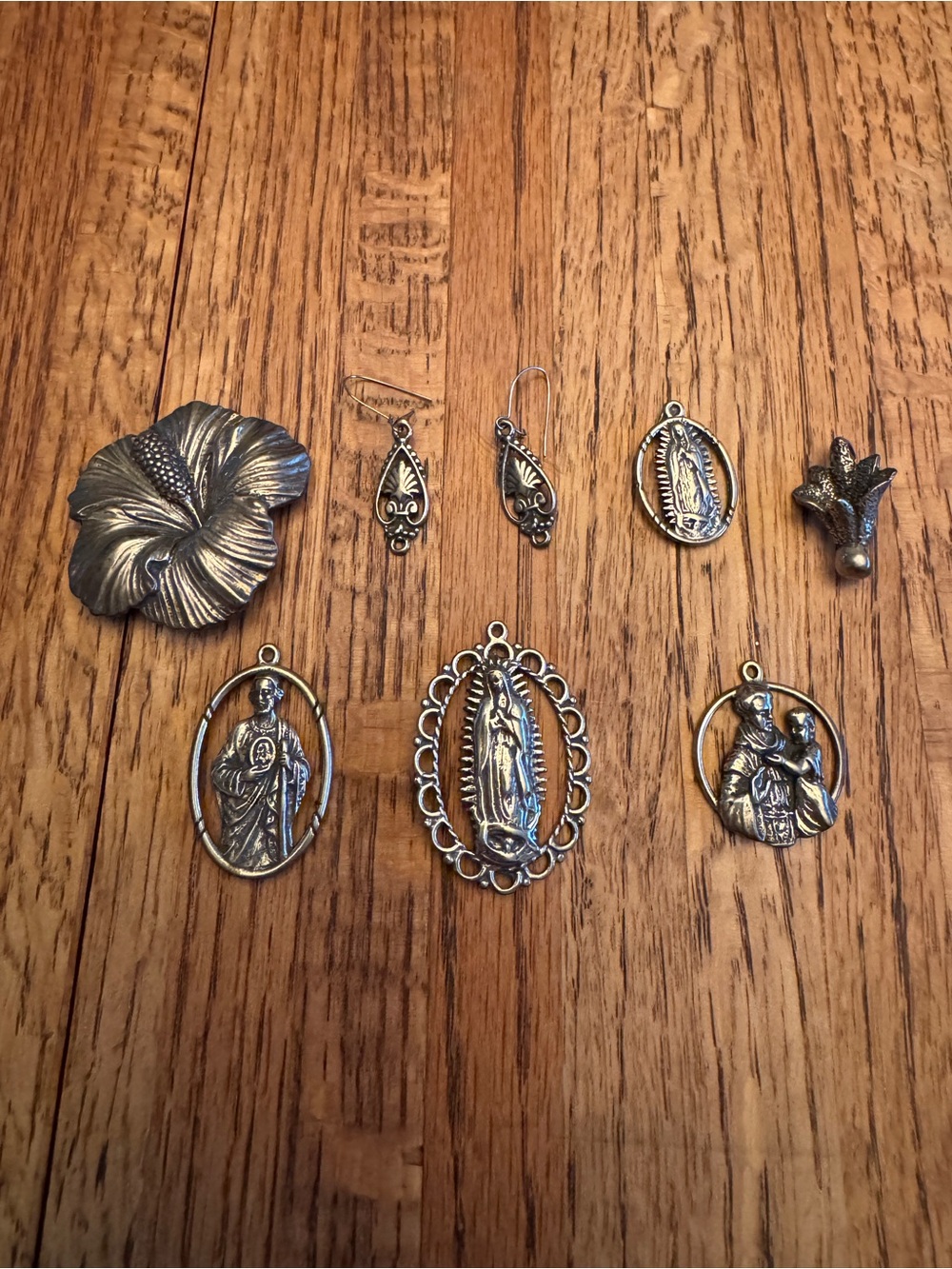 Vintage Metal Object & Trinket Lot | Metal Flower Sculpture & Accents